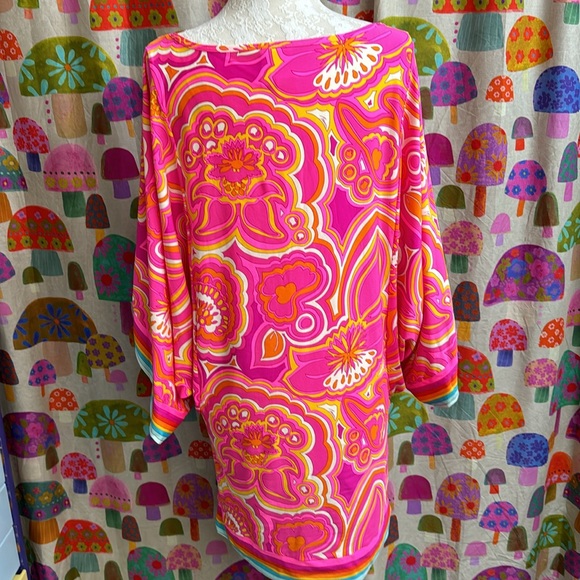 Trina Turk 25th Anniversary Bathing Suit Cover Up. Medium - Picture 5 of 14